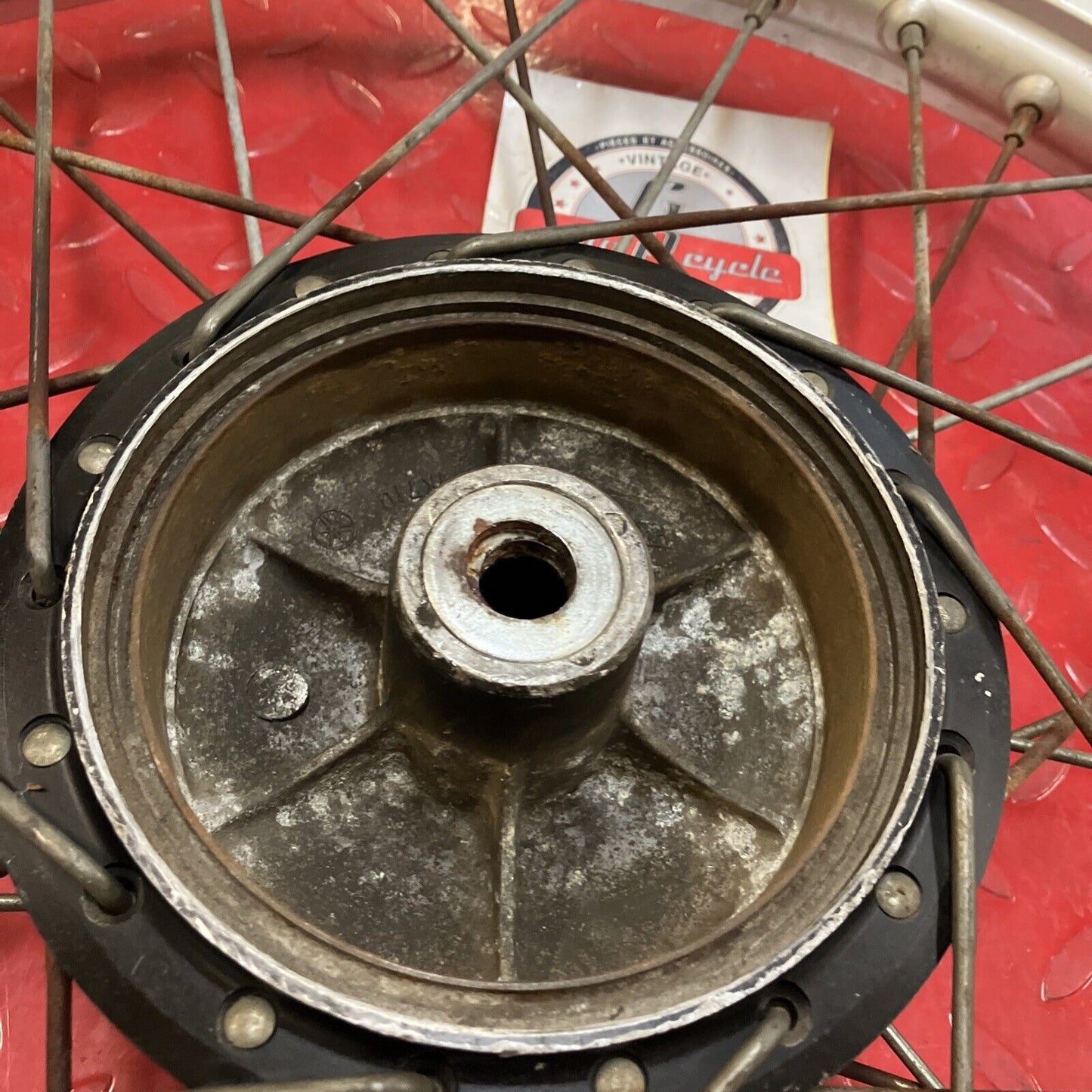 Yamaha YZ125 1978 front wheel hub rim 1K7-25111-10-98