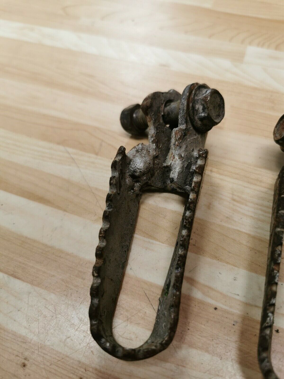 Kawasaki KX500 1987 footpeg footrest foot peg rest step 34028-1173 KX125 KX250