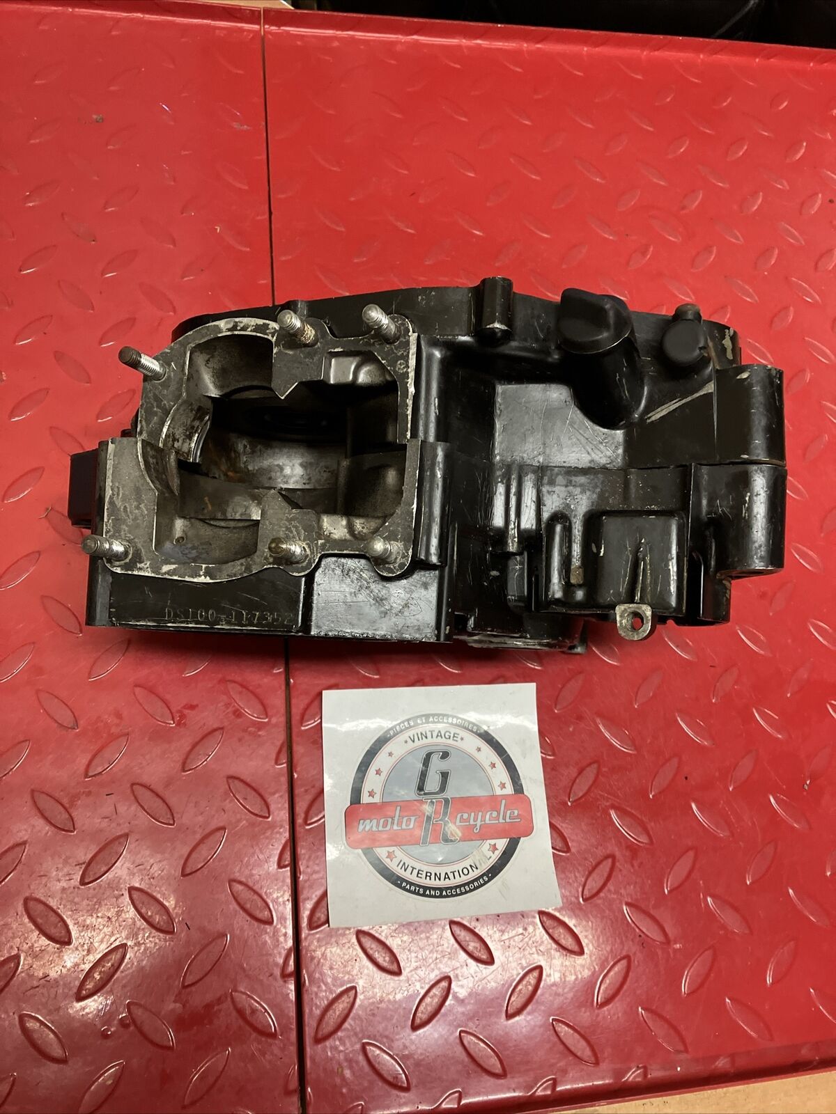 Suzuki DS100 1980 Crankcase set left right