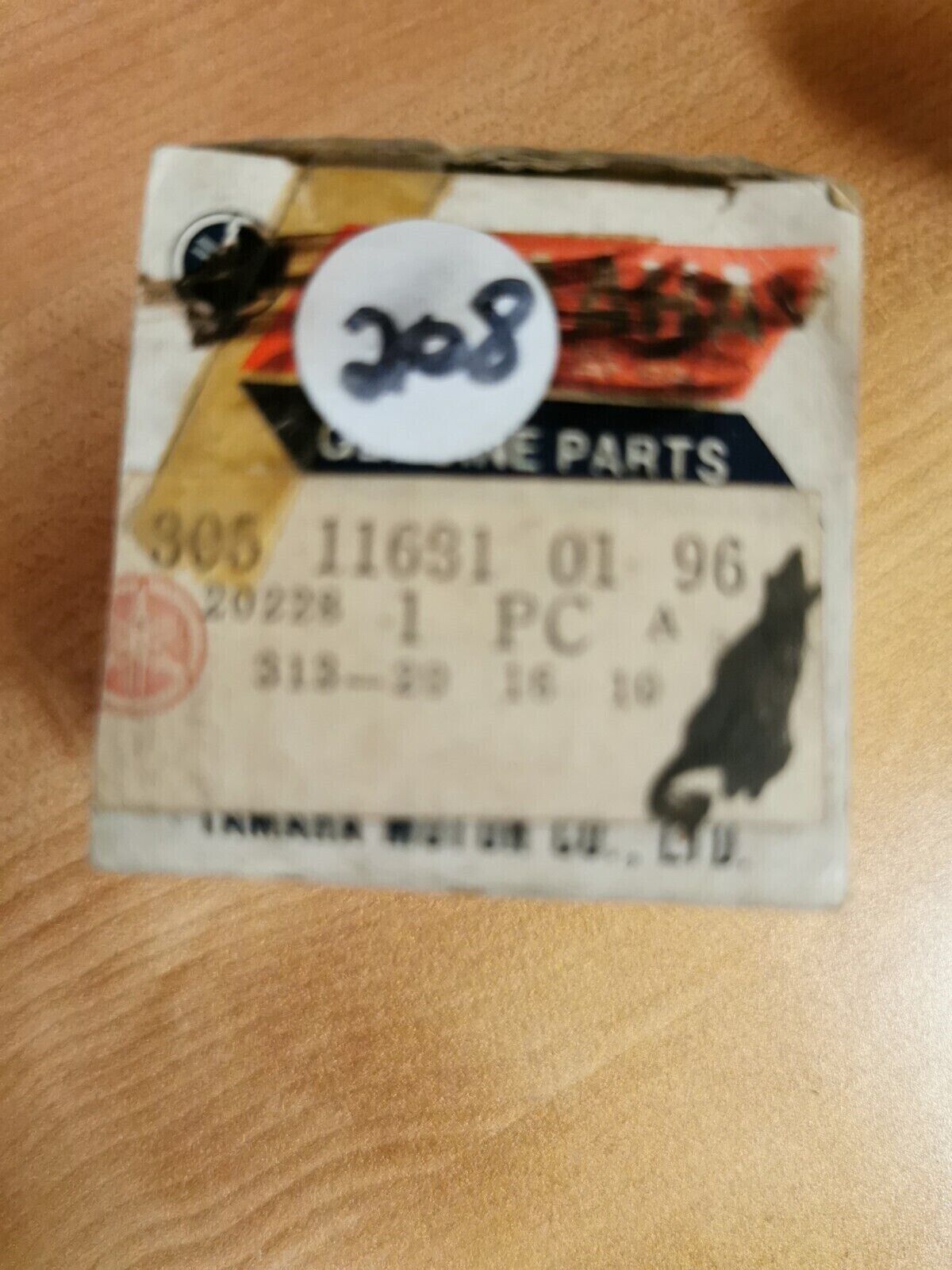 NOS YAMAHA LT2 LT3 1972 PISTON STD 305-11631-01-96 Y47