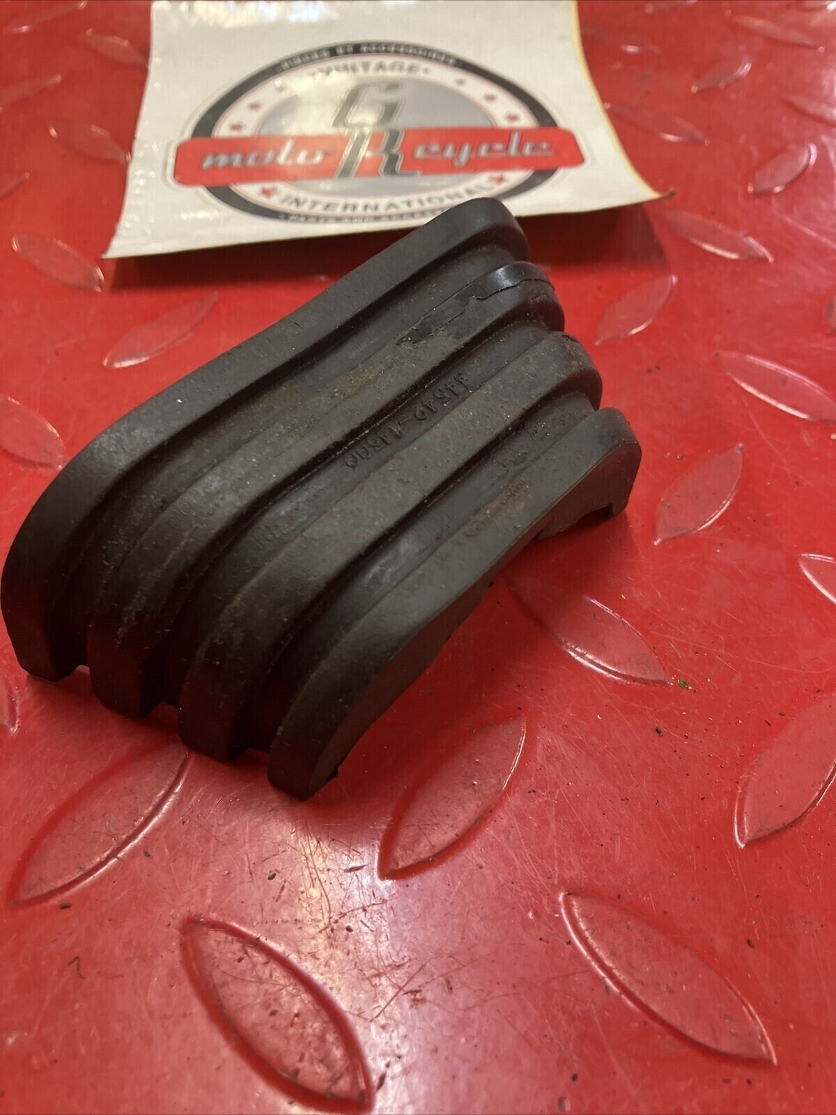 Suzuki RM125 1985 fuel tank rubber damper cushion 1984