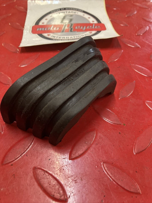 Suzuki RM125 1985 fuel tank rubber damper cushion 1984