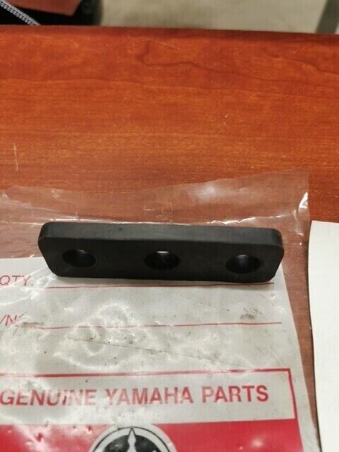 NOS Yamaha CS5 RD125 RD200 YL1 FOOTREST DAMPER 132-27414-00-00 Y136
