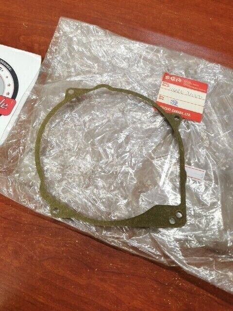 NOS Suzuki 1972 - 1977 GT750 LEFT CRANKCASE GASKET 11483-31000 S32