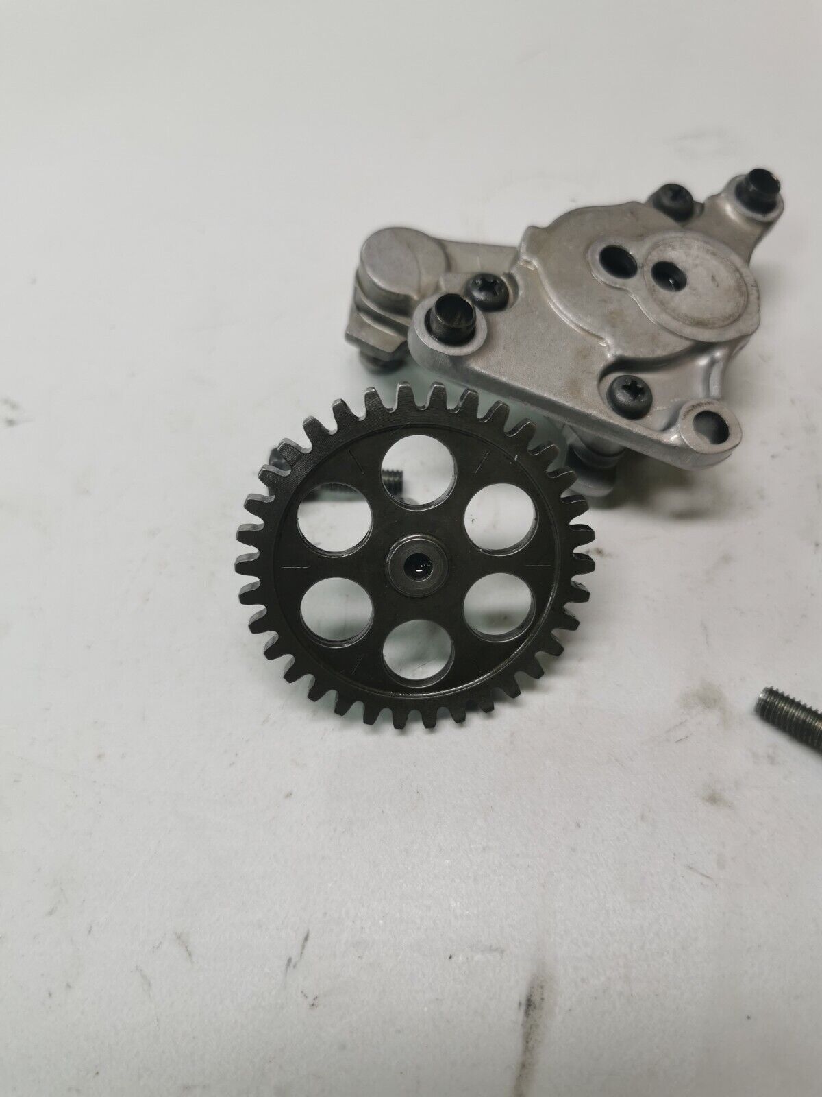 Honda XR350R 1983 oil pump