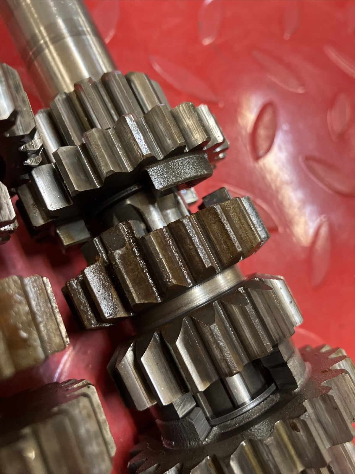 Suzuki RM125 1985 transmission mainshaft counterhsaft main counter shaft gear 2
