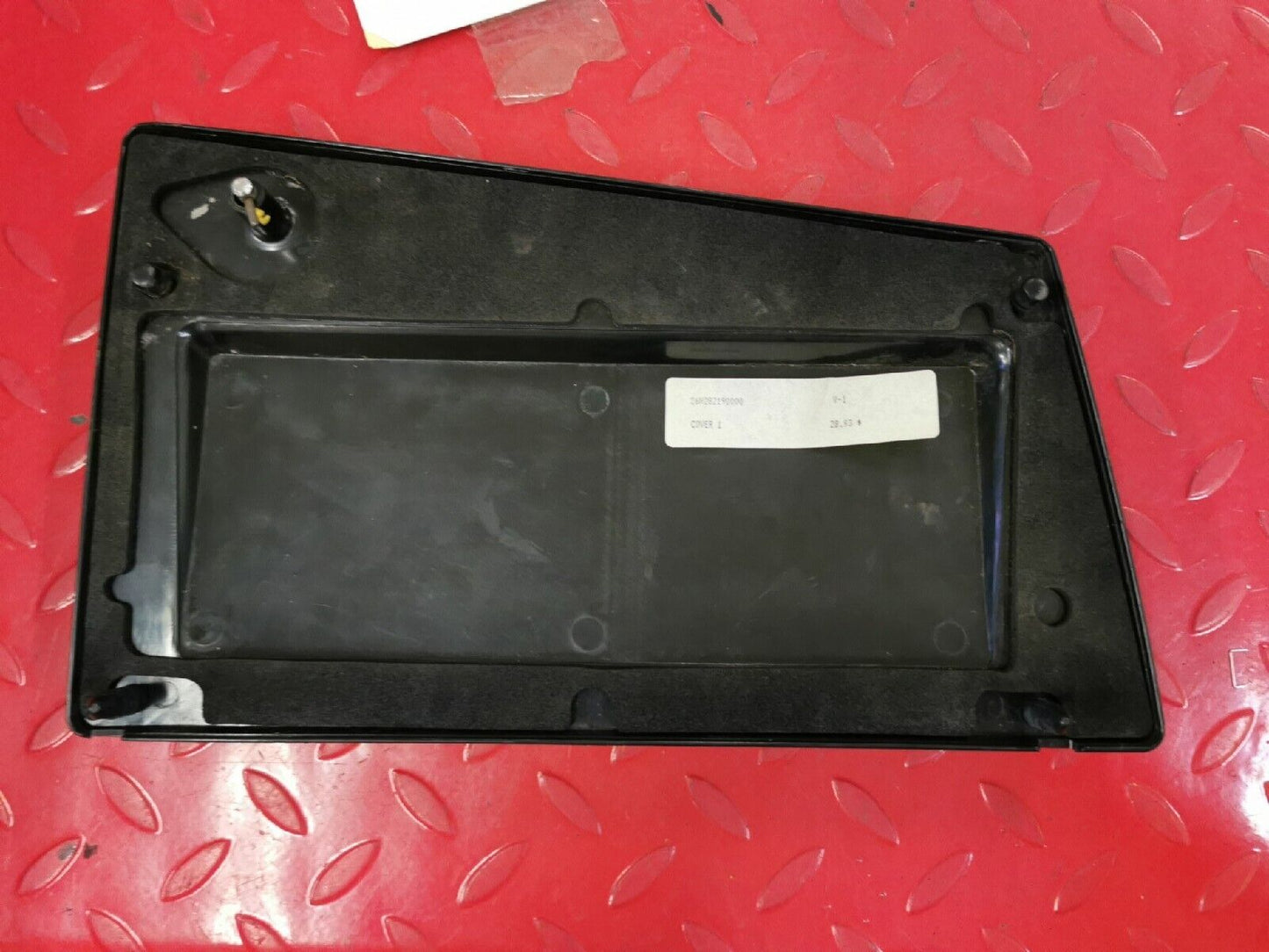 NOS YAMAHA XVZ12 XVZ13 COVER 1 26H-28219-00-00 Y54