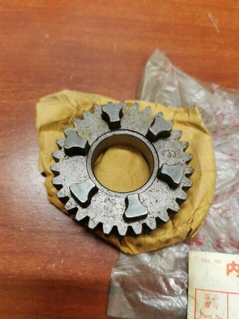 NOS Honda CB250 CB360 CL360 MAINSHAFT TOP GEAR 23511-369-000 H97