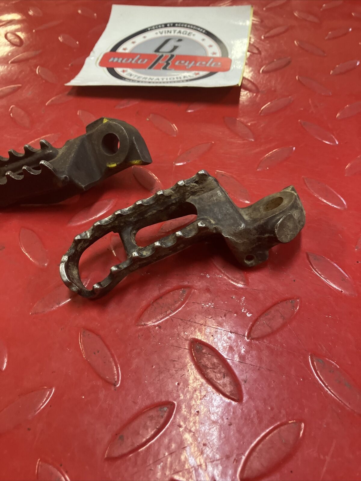 Honda CR250R 1986 Left right footpeg foot peg rest CR500R 50616-KS7-000