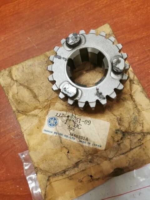 NOS Yamaha 1977 XS750 5TH WHEEL GEAR 1J7-17251-09-00 Y153