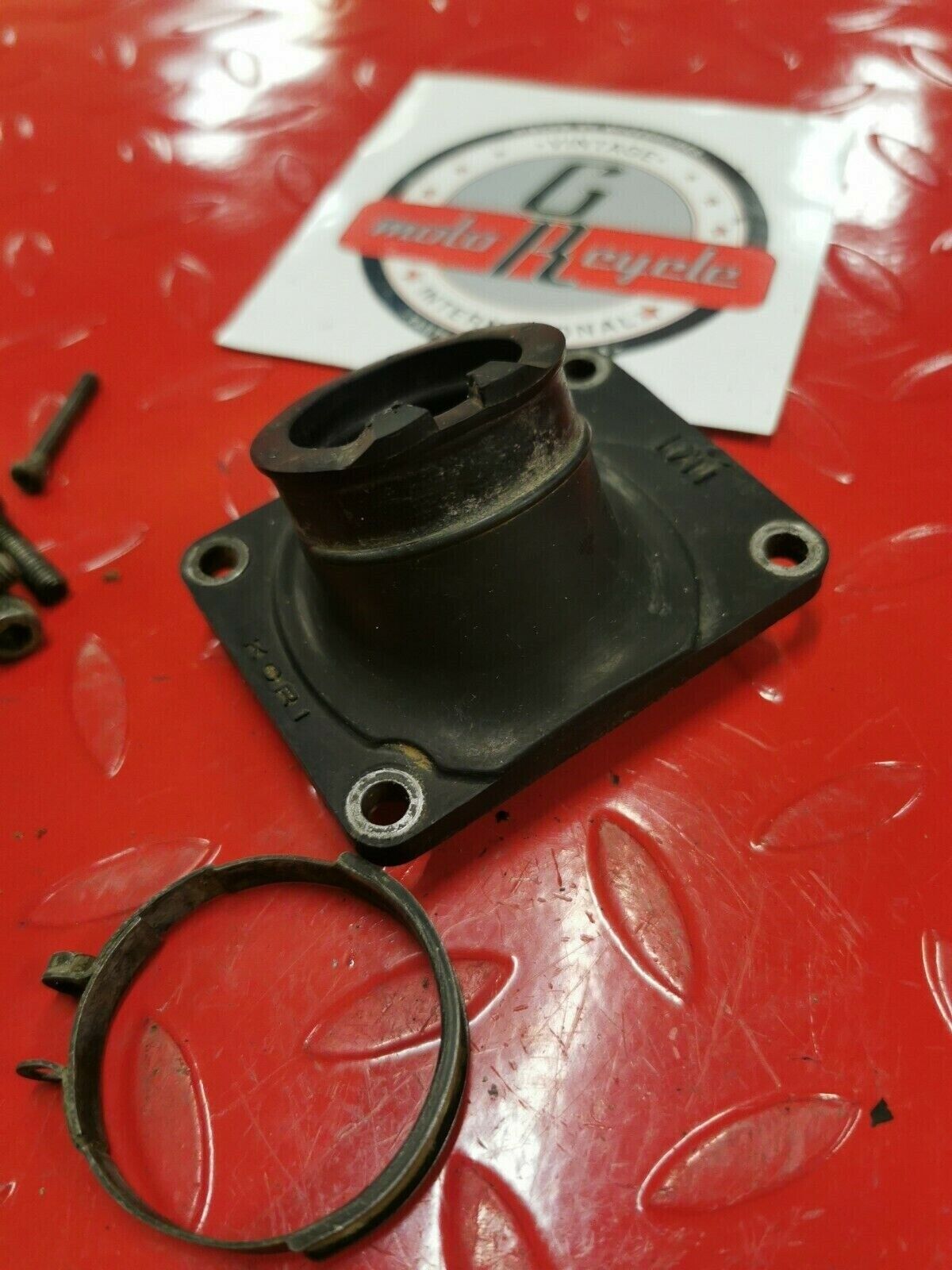 Yamaha DT250 1977 intake manifold caburetor joint boot insulator 1978 1979