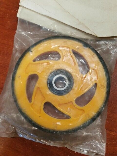 NOS Yamaha YELLOW LARGE WHEEL SMA-8CR38-02-YW Y110