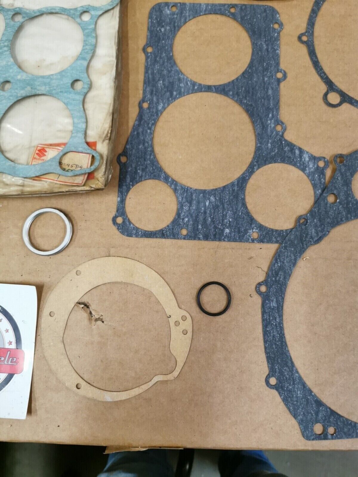 NOS SUZUKI GS750 GASKET KIT INCOMPLETE SET 11400-45814 J49