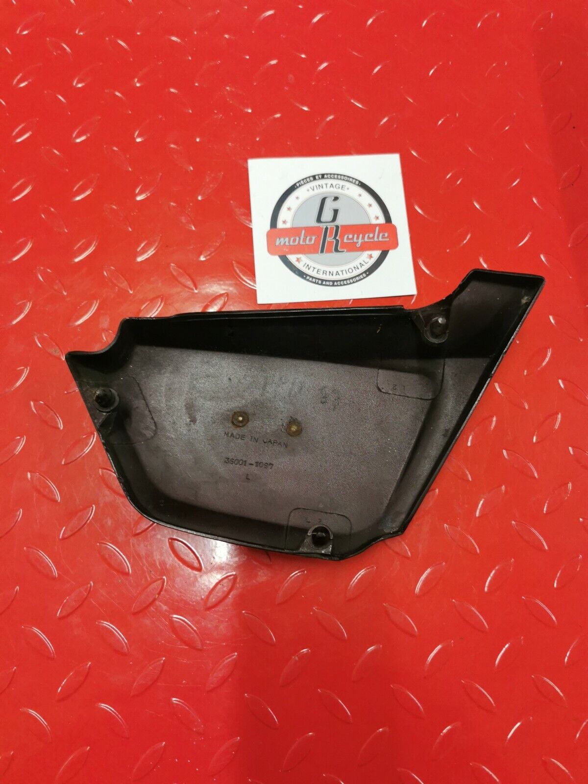 Kawasaki KZ550 LTD 1983 left side cover panel fairing