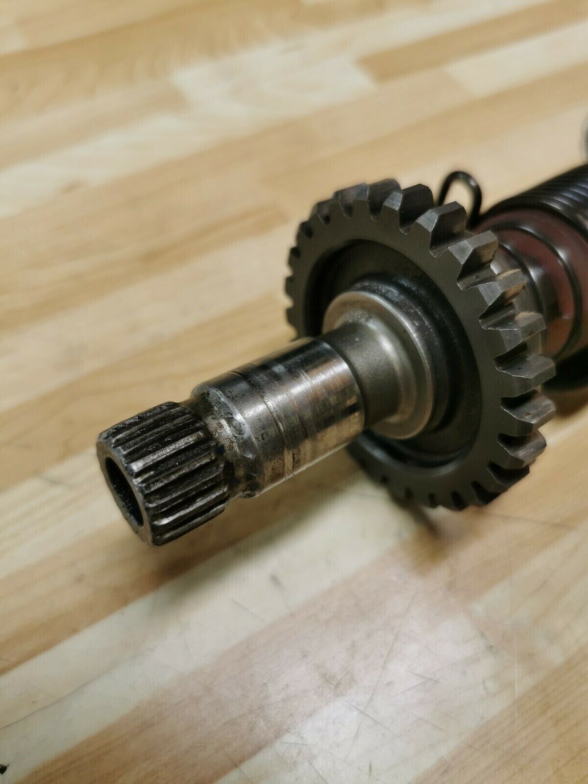 Suzuki RM125 1981 kickstarter kick starter spindle gear shaft spring 26211-40201