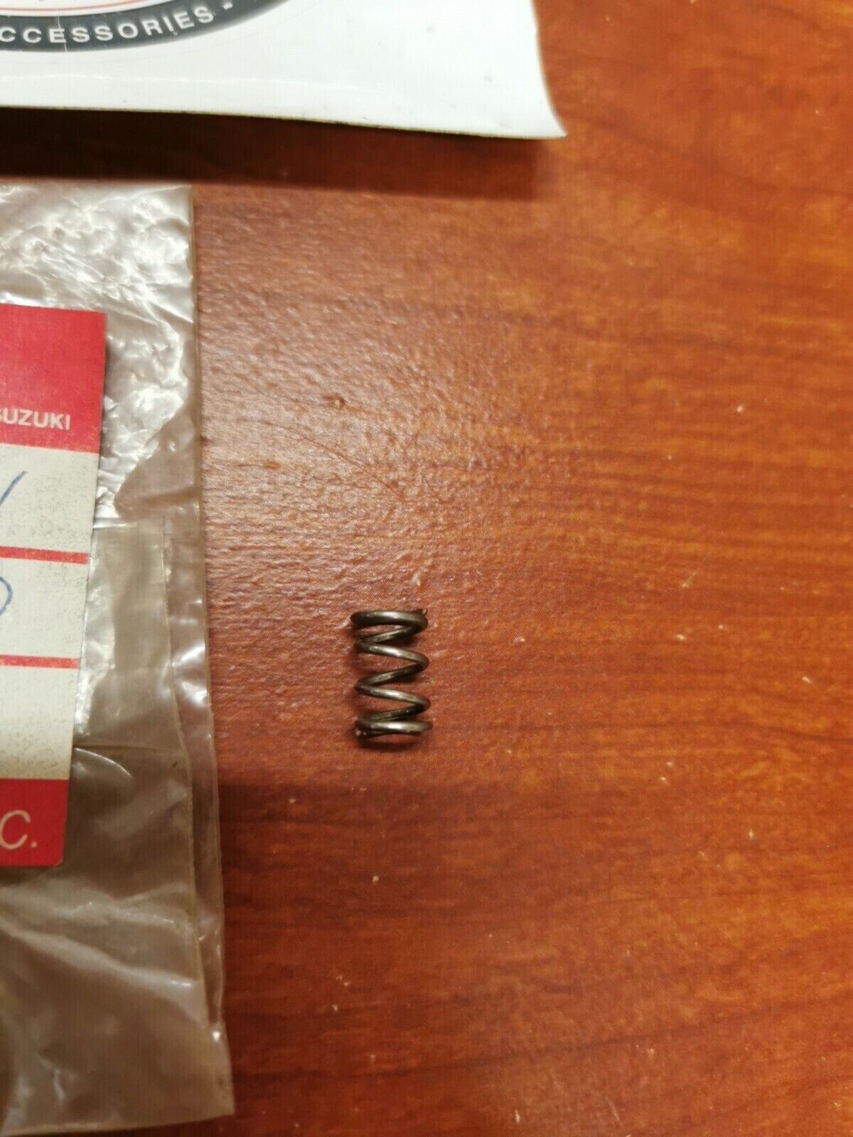 NOS Suzuki TS100C TS125C RM-Z250 RM-Z450 AIR SCREW SPRING 13271-96110 S18
