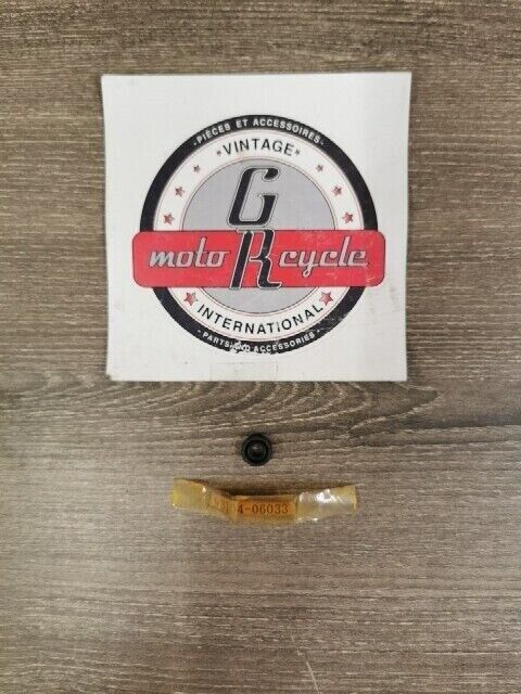 NEW NOS YAMAHA EC340E EC340J EC340M EC540D OIL SEAL 93104-06033-00 Y145