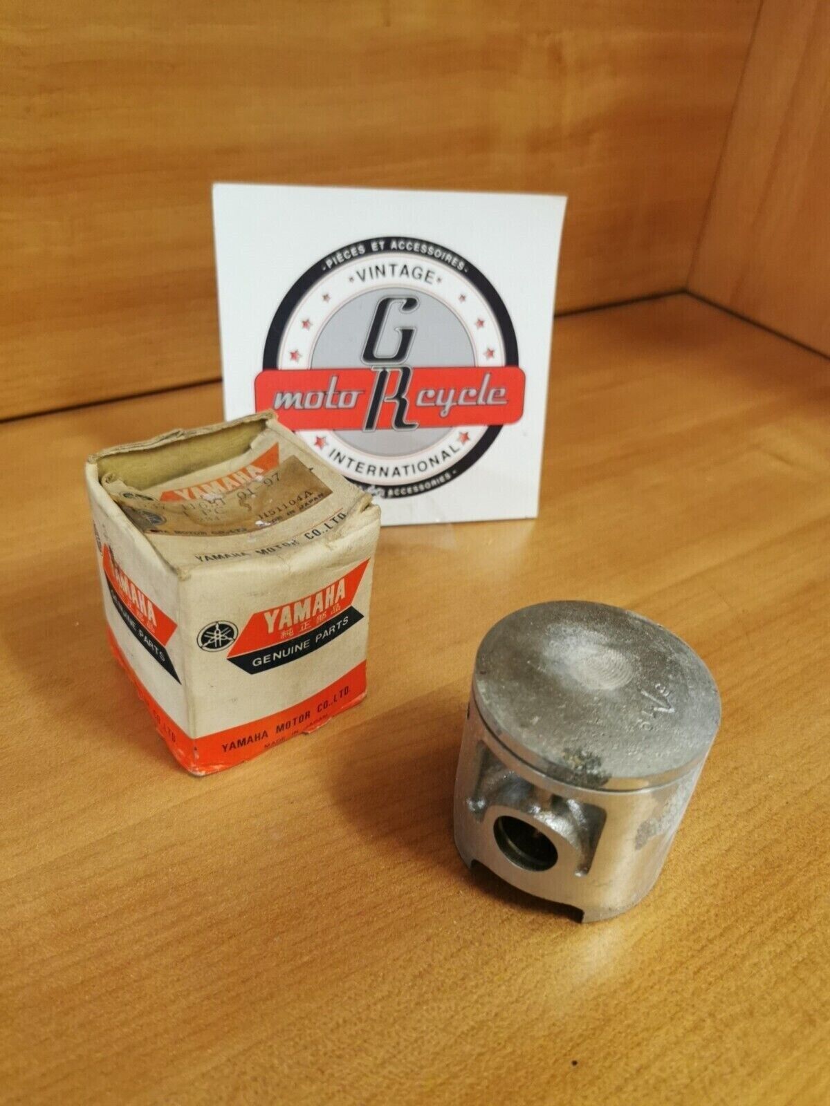 NOS YAMAHA YZ125 1974 - 1977 PISTON STD SUPERCEDED BY 537-11631-02-96 Y46