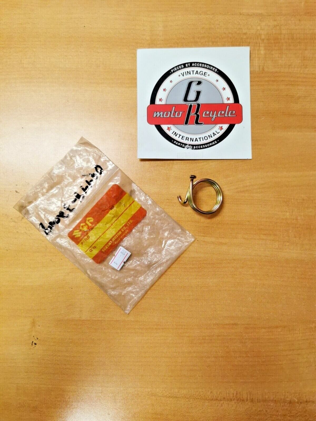 NOS SUZUKI RM80 1982 - 1985  SPRING 09448-32009   S6