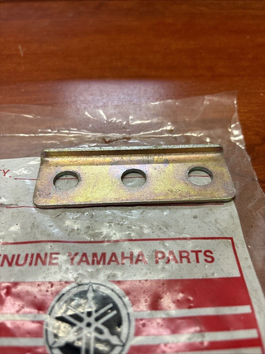 NOS Yamaha CS5 RD125 RD200 YL1 SPECIAL WASHER 132-27417-00-00 Y182