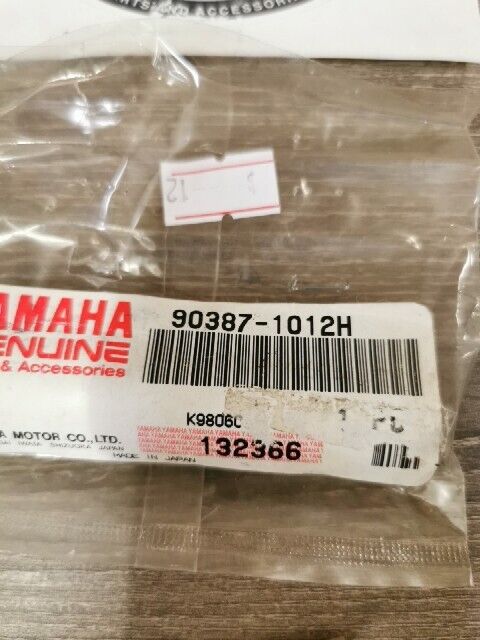NEW NOS YAMAHA APEX RX10PSBL VX600XTCA VX500XTCEA COLLAR 90387-1012H-00 Y108