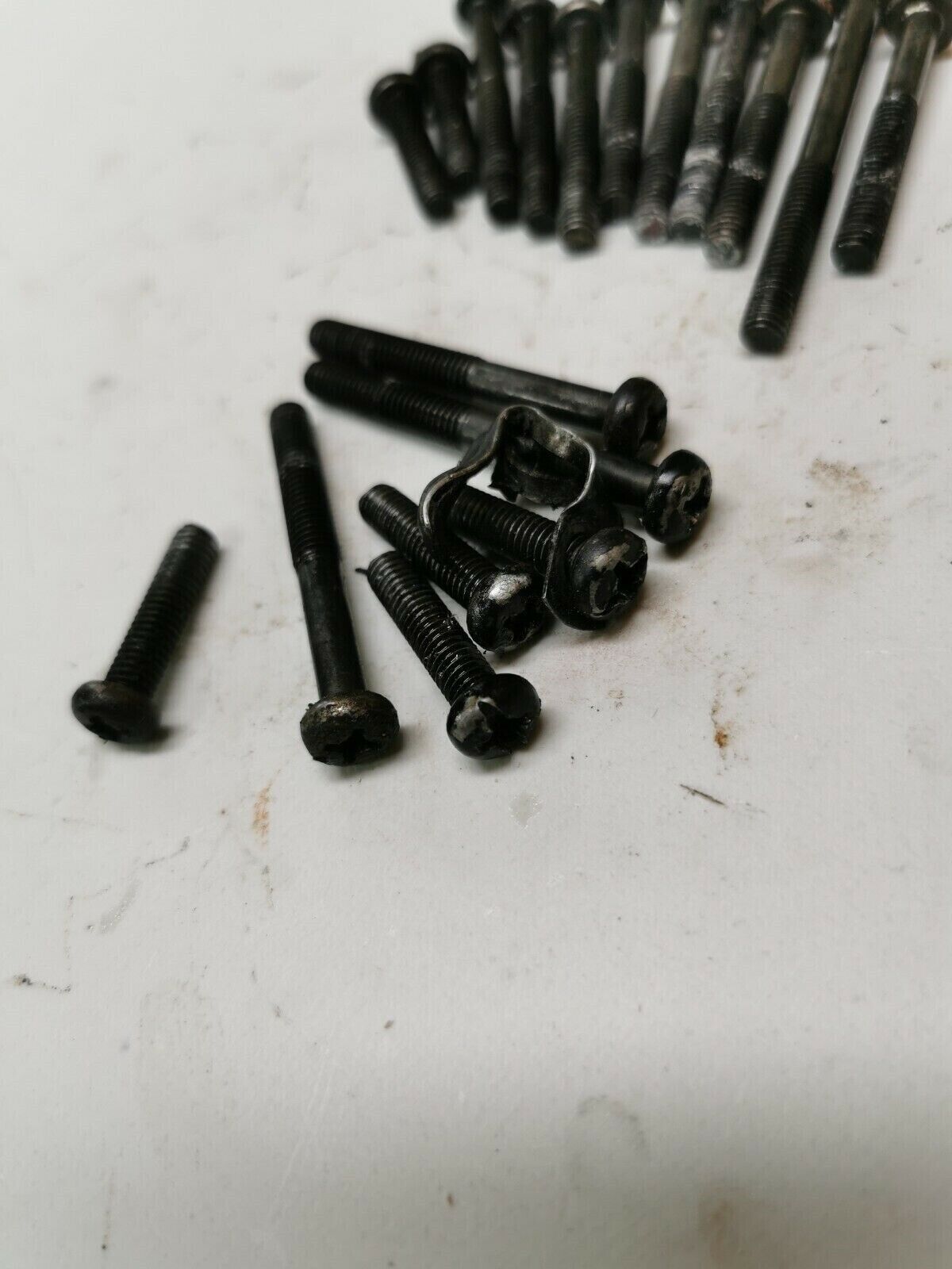 Suzuki RM125 1984 Motor engine bottom end crankcase / cover bolt hardware
