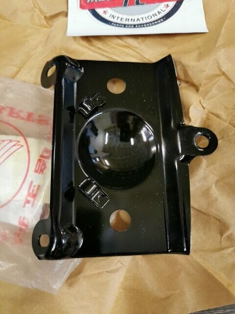NOS HONDA ATC250ES BIG RED 1985 - 1988 BRACKET TAILLIGHT 33705-HA0-003 H157