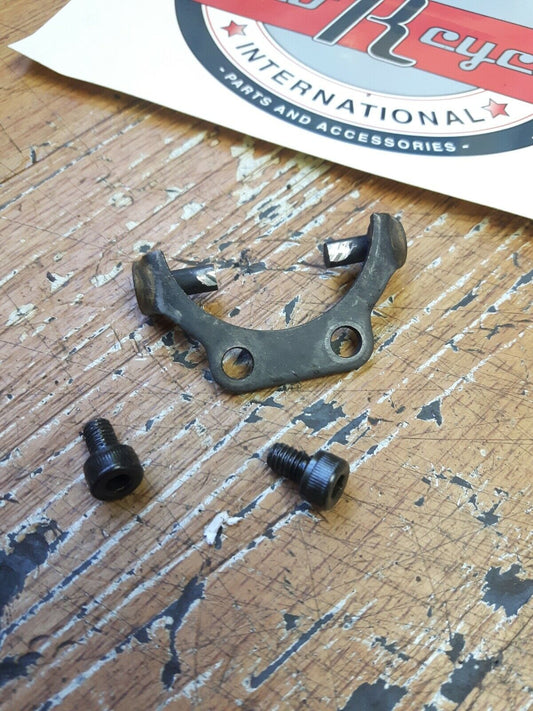 Yamaha YZ250 1988 governor shaft power exhaust valve fork retainer holder 82-88