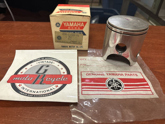 NOS Yamaha DT2 DT250 PISTON O/S 0.25 438-11635-01-00 SUB 438-11635-02-00 Y175