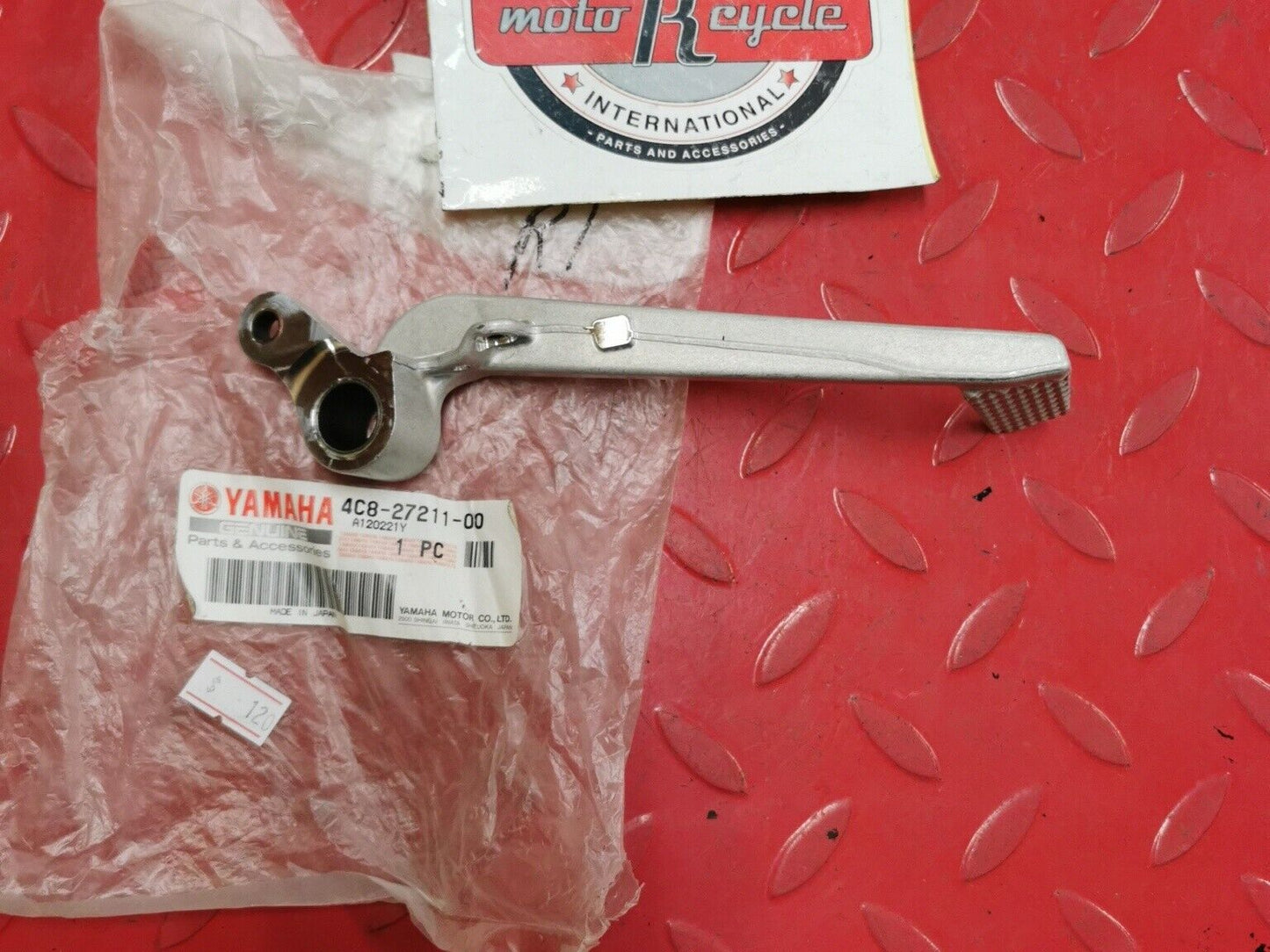 NOS YAMAHA 2007 - 2008 YZFR1 BRAKE PEDAL 4C8-27211-00-00 Y41