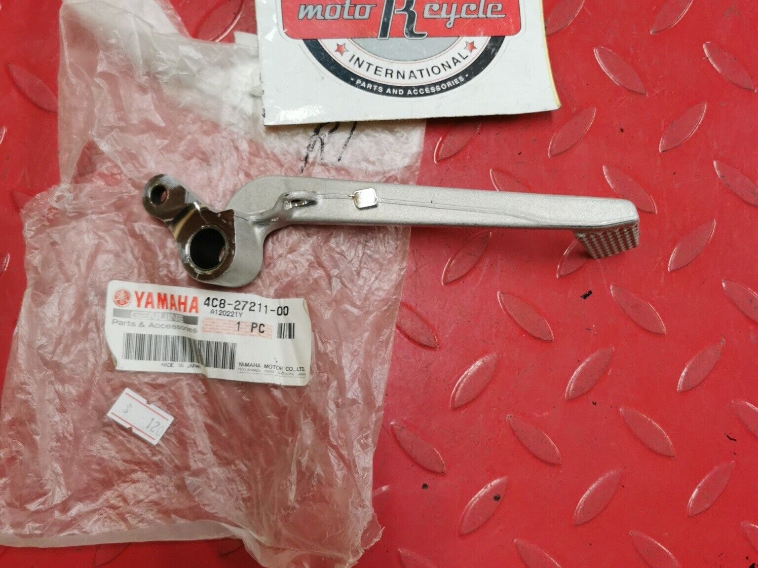 NOS YAMAHA 2007 - 2008 YZFR1 BRAKE PEDAL 4C8-27211-00-00 Y41