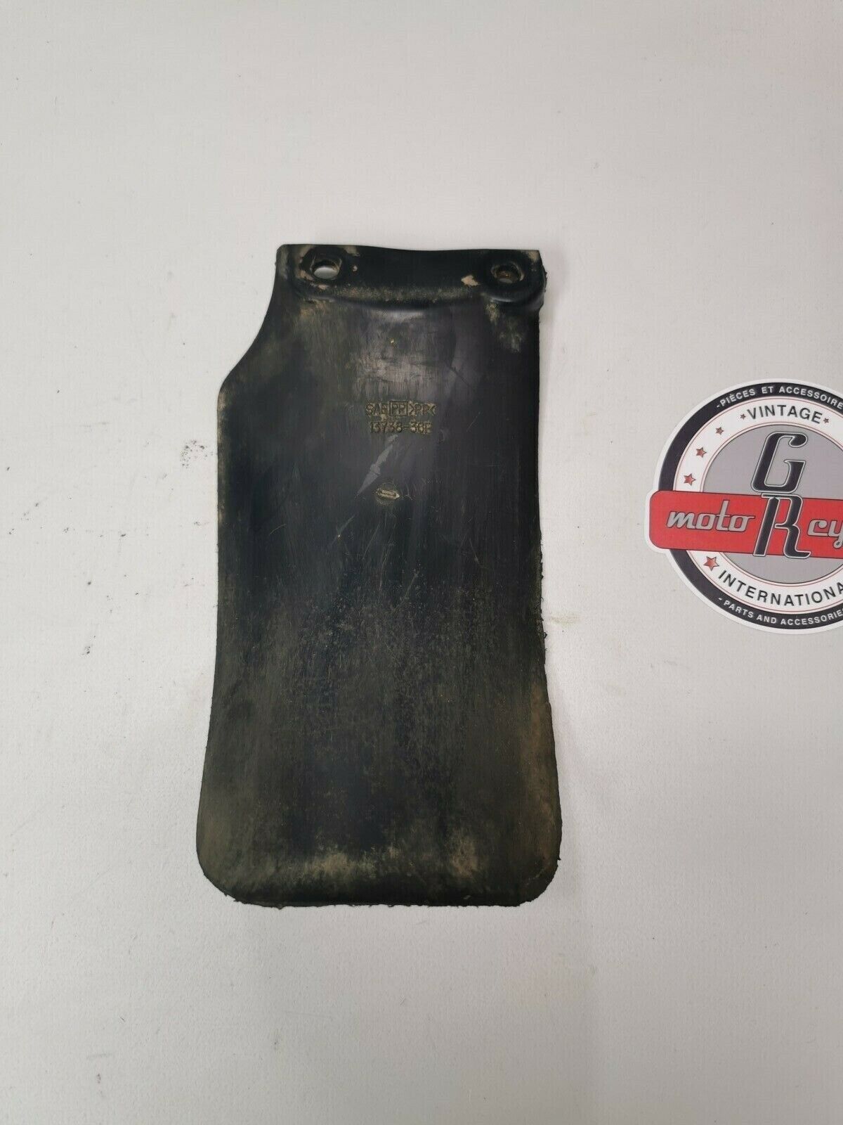 Suzuki RM125 1997 rear inner fender mud flap guard splash