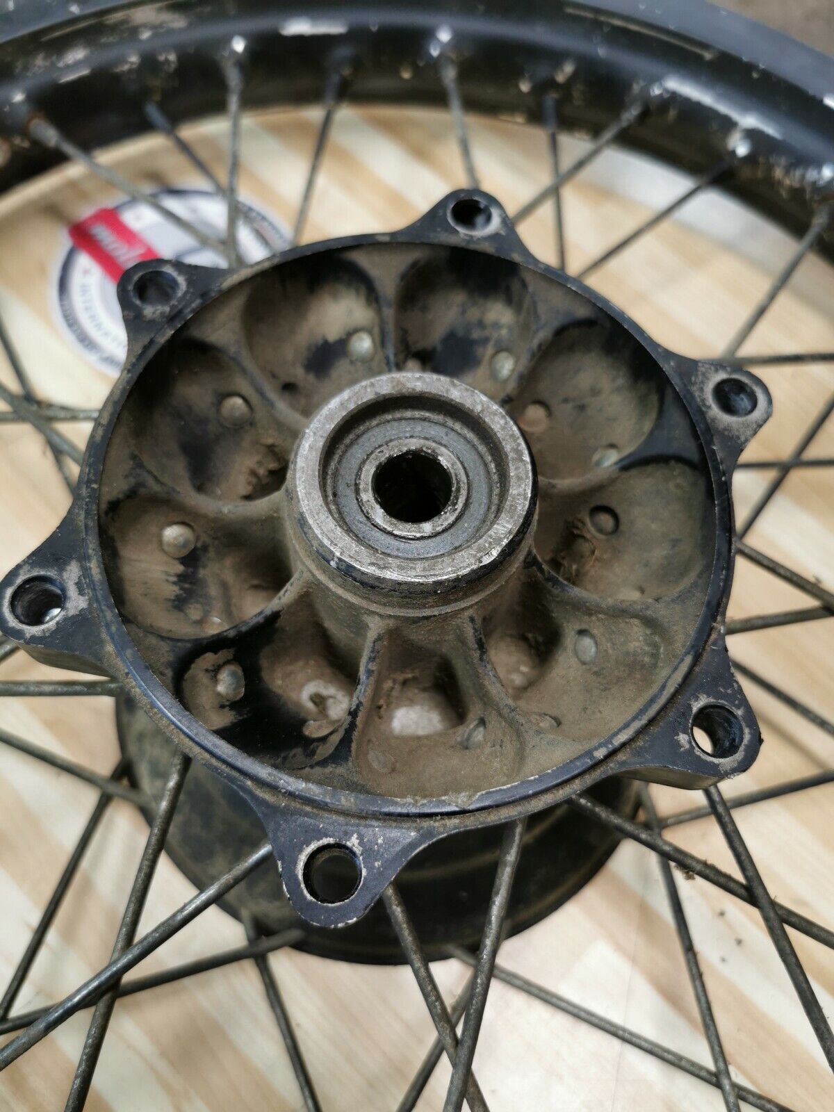 Suzuki RM125 1986 rear back wheel rim hub 64110-01B02