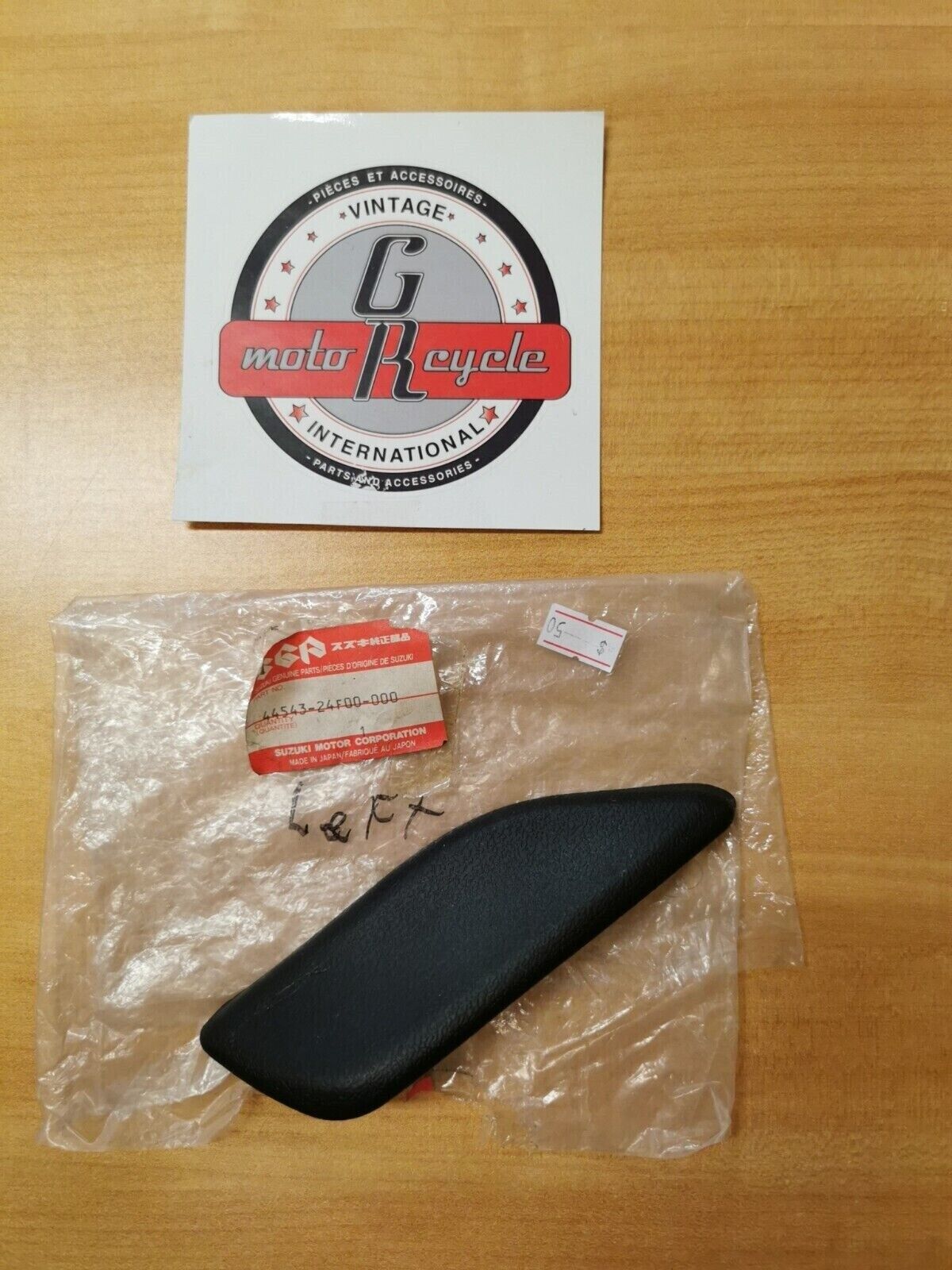 NOS SUZUKI GSX1300 FUEL TANK CUSHION 44543-24F00 S6