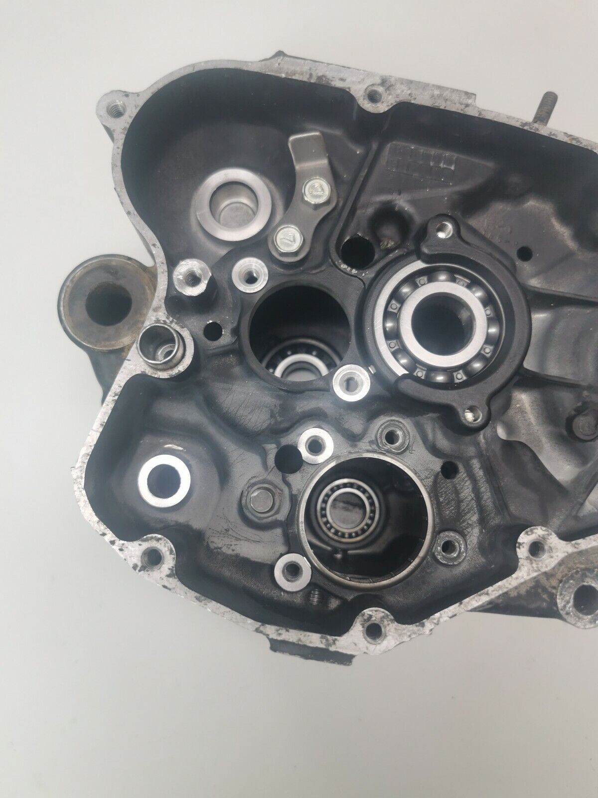 Suzuki RM125 1984 crankcase crank case left right