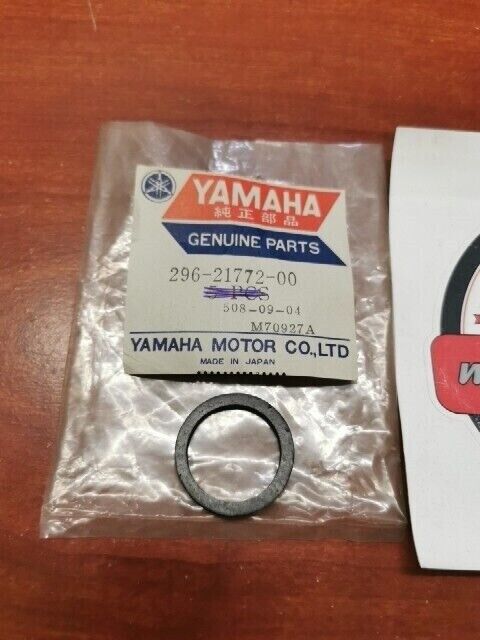 NOS Yamaha CAP GASKET 296-21772-00-00 Y132