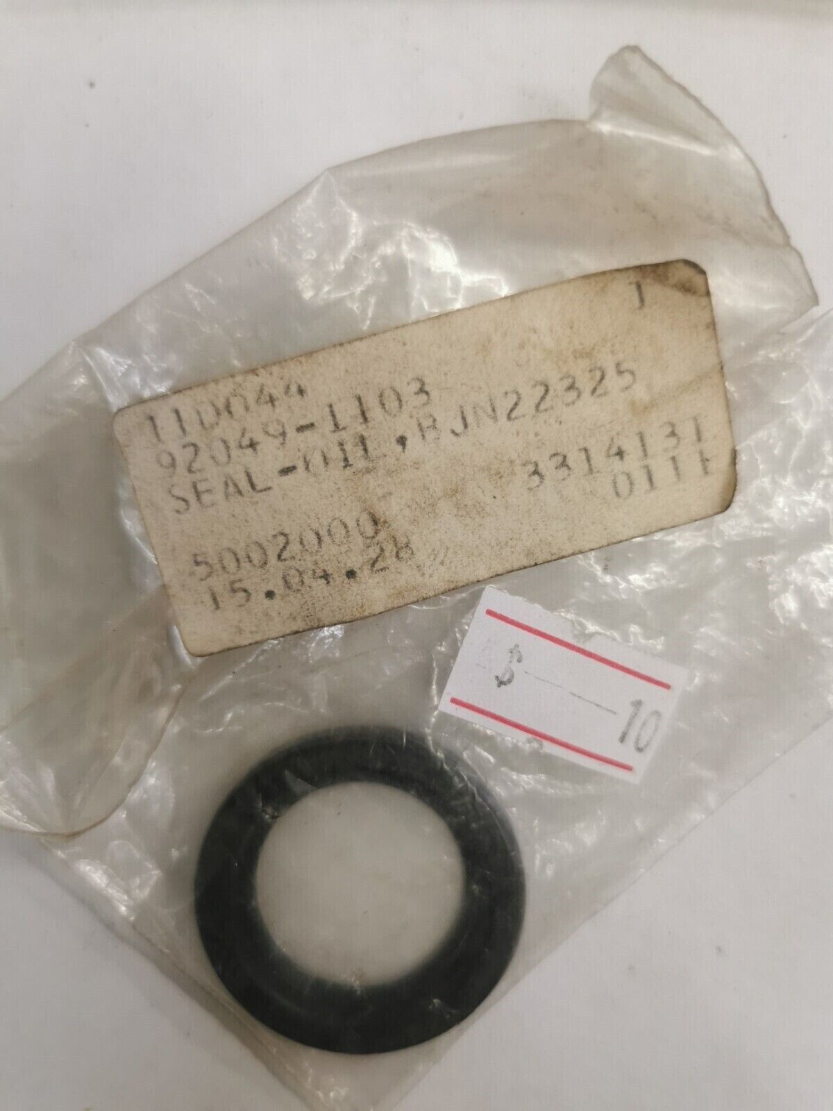 NOS KAWASAKI OIL SEAL 92049-1103 K33