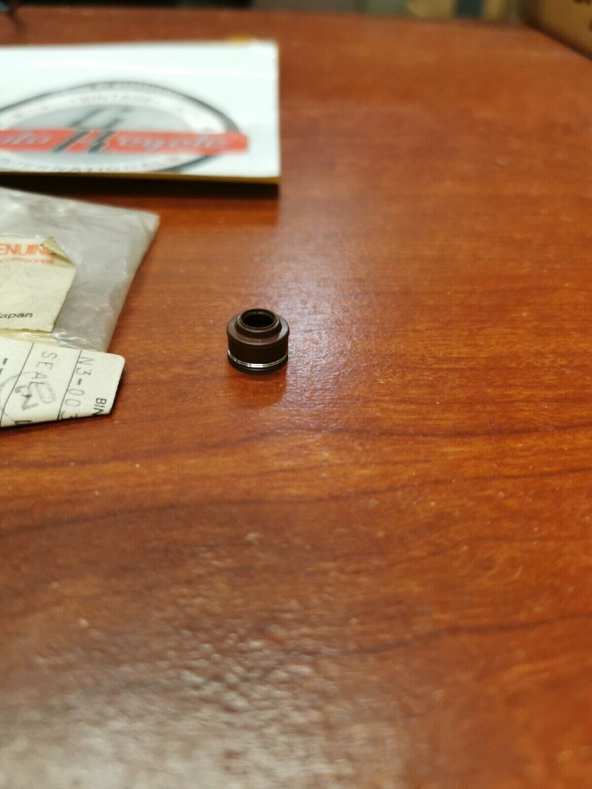 NOS Yamaha XVZ13 XVZ12 VALVE STEM SEAL 26H-12119-00-00 Y72