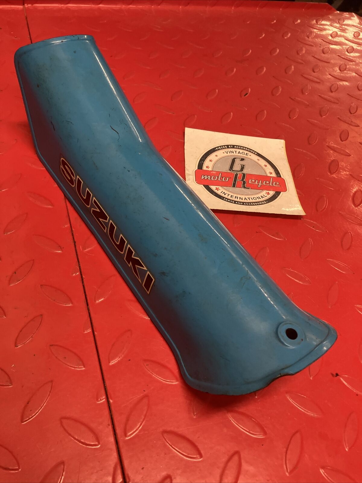 Suzuki RV90 1975 Top frame cover