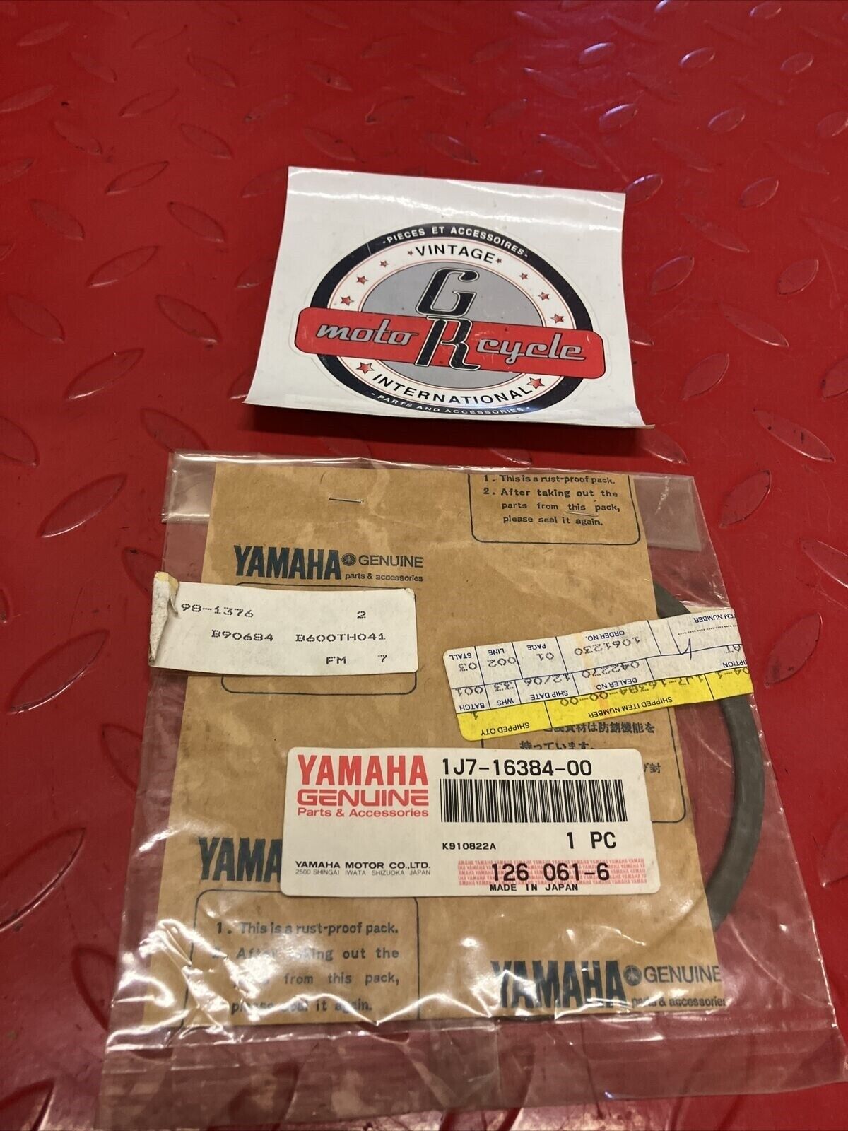 NOS YAMAHA CLUTCH PLATE SEAT 1J7-16384-00-00 Y60