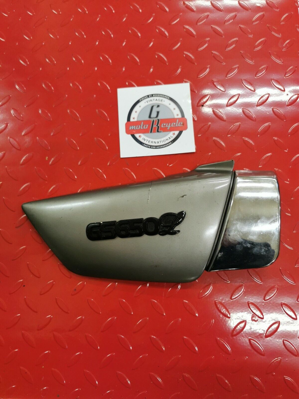 Suzuki GS650GL 1981 right side cover panel fairing