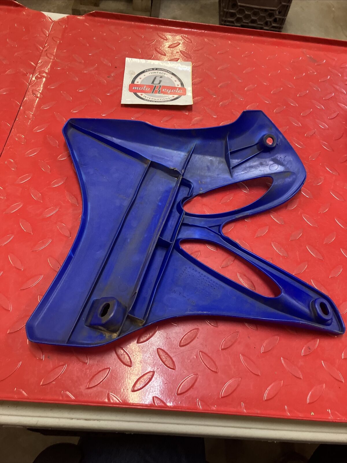 Yamaha YZ125 YZ250 2002 2003 right side fuel tank radiator shroud cover OEM