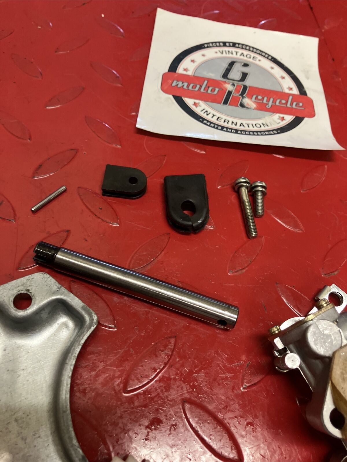 Suzuki DS100 1978 oil pump assembly gear cover shaft