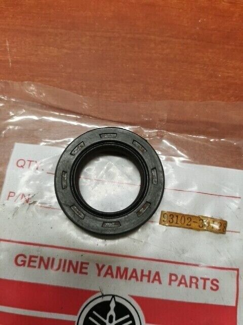 NOS Yamaha ET250 G1-A G3-A GP246 OIL SEAL (30X48X8) 93102-30128-00 Y136