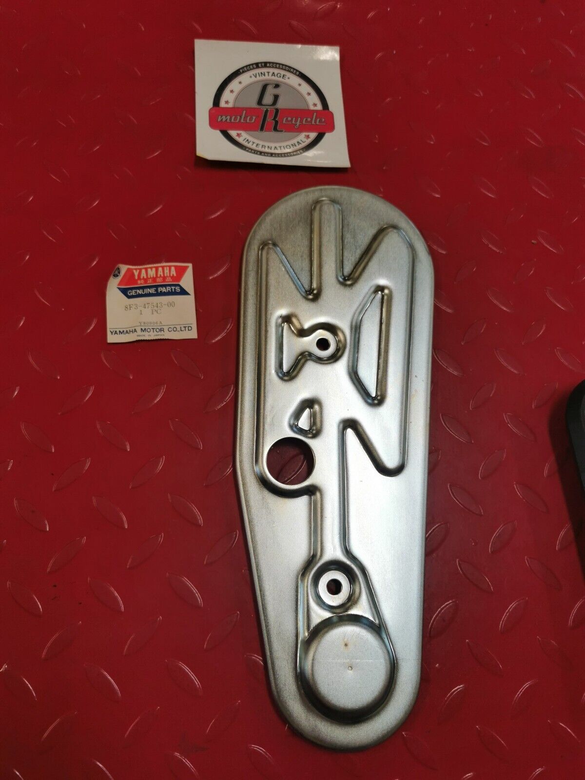 NOS YAMAHA ET250 ET340 ET300 EC340 CAP HOUSING 8F3-47543-00-00 Y28