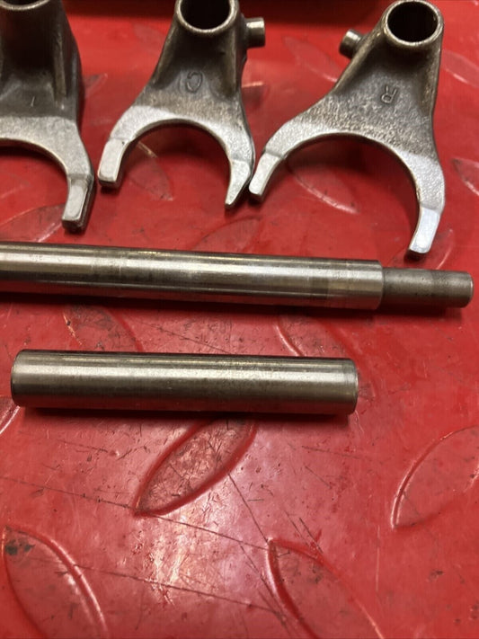 Honda CR125R 1984 gearshift gear shift transmission fork 1983 24211-KA3-710 4