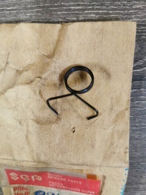 NOS SUZUKI DS80 JR80 LT4WD LTF250 RM50 RM60 RM80 TS50 SPRING 09448-13006 S56
