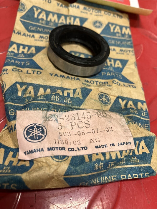 NOS YAMAHA FRONT FORK OIL SEAL 122-23145-00-00 SUB BY 93110-27010-00 Y62