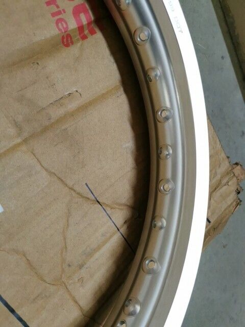 NOS Yamaha DT200R XT250 REAR WHEEL RIM (2.15-18) 94421-18468-00