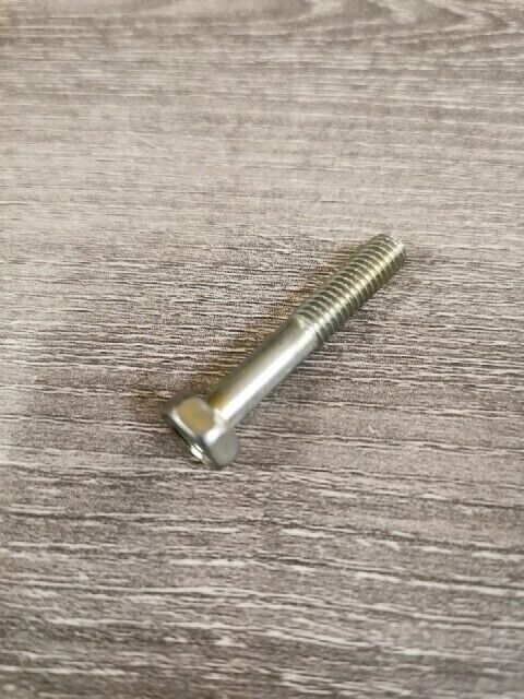 NOS SUZUKI A100 DR370 DS185 DS250 GT380 GT500 GT750 BOLT 01107-06358 S47